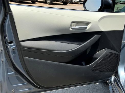 Used 2021 Toyota Corolla LE image 20