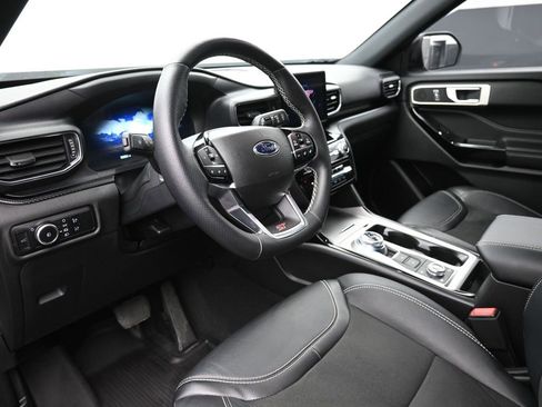 Used 2023 Ford Explorer ST image 18