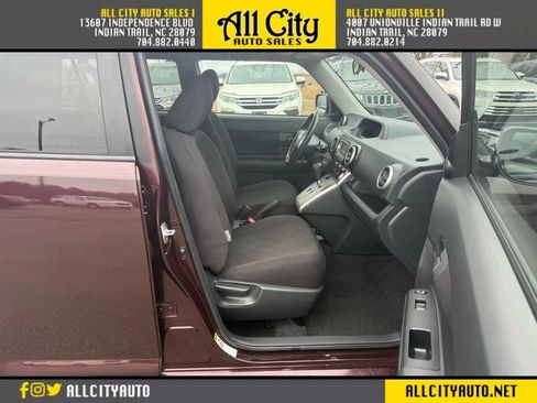 Used 2010 Scion xB image 10