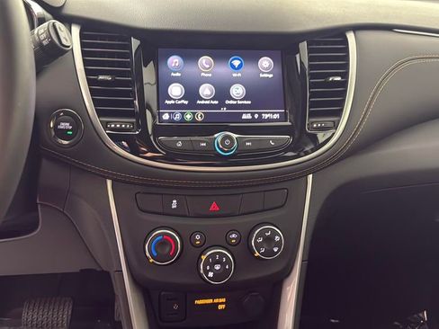 Used 2020 Chevrolet Trax LT w/ Driver Confidence Package image 20