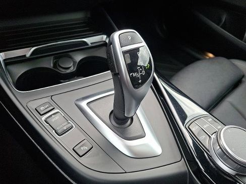 Used 2020 BMW 230i Coupe w/ Premium Package image 15