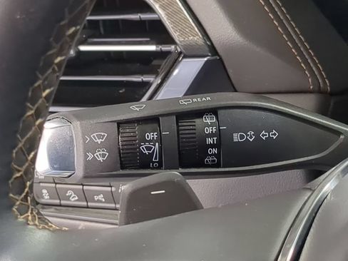 Used 2025 GMC Yukon AT4 w/ AT4 Premium Package AWD/4WD image 33