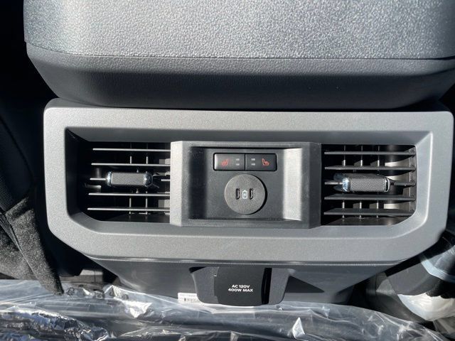 New 2026 Ford F250 Lariat w/ Black Appearance Package AWD/4WD image 23