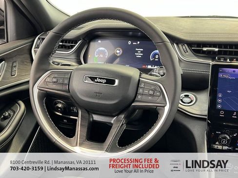 New 2025 Jeep Grand Cherokee Limited w/ Luxury Tech Group II image 20
