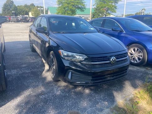 Used 2024 Volkswagen Jetta Sport FWD image 1