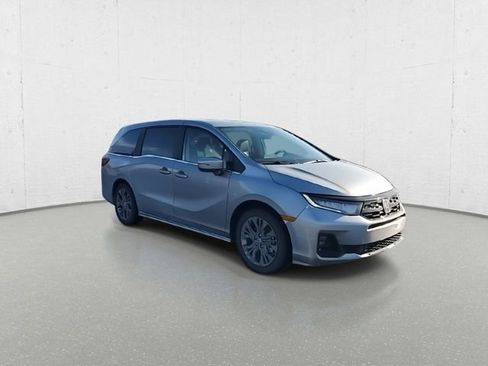 New 2026 Honda Odyssey Touring image 2