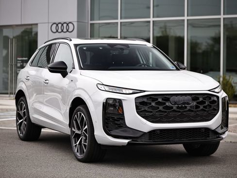New 2026 Audi Q3 quattro 2.0T AWD/4WD image 2