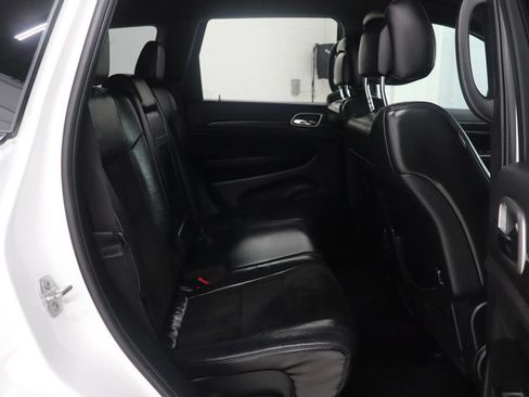 Used 2017 Jeep Grand Cherokee Altitude AWD/4WD image 16