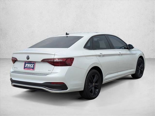 Used 2023 Volkswagen Jetta SE FWD image 5