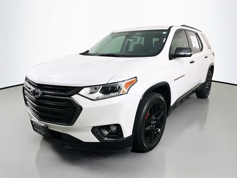 Used 2019 Chevrolet Traverse Premier w/ Redline Edition AWD/4WD image 3