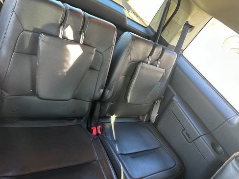Used 2013 Ford Flex SEL image 23