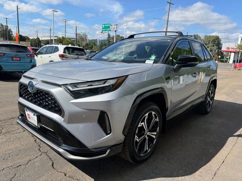 Used 2022 Toyota RAV4 XSE w/ Premium Package AWD/4WD image 4