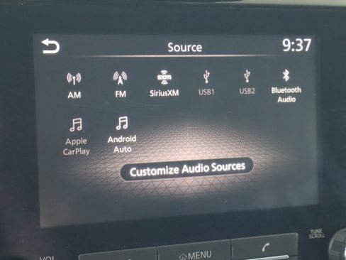 Used 2023 Nissan Titan SV image 27