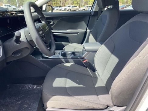 New 2026 Kia K4 LXS image 13