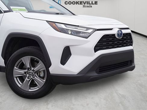 Used 2024 Toyota RAV4 LE AWD/4WD image 3