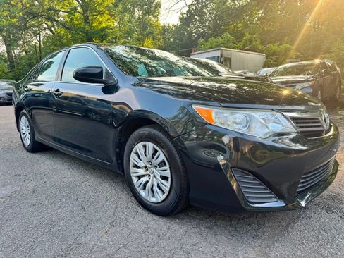 Used 2014 Toyota Camry FWD image 3