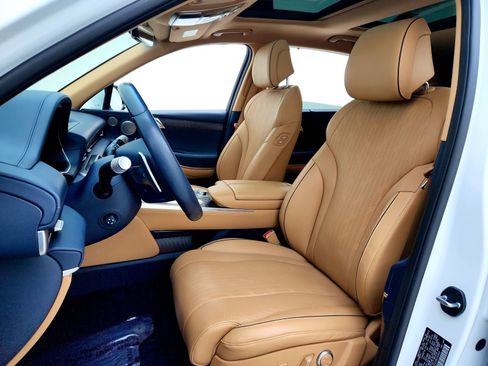 Used 2024 Genesis GV80 3.5T w/ Advanced Package image 12