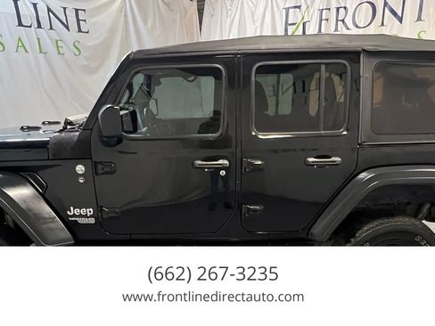 Used 2018 Jeep Wrangler Unlimited Sport AWD/4WD image 4