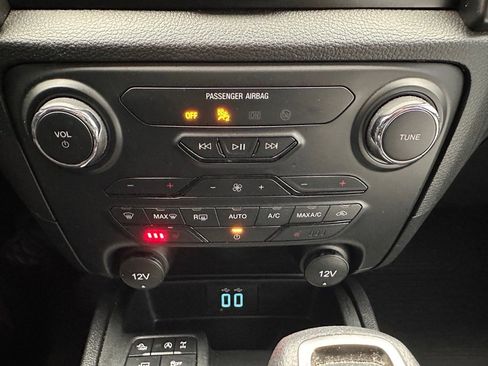 Used 2023 Ford Ranger Lariat w/ Tremor Off-Road Package image 24