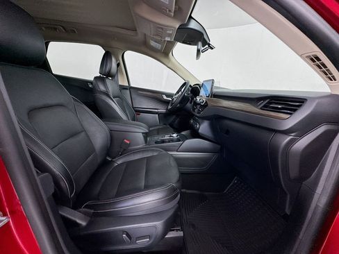 Used 2020 Ford Escape Titanium w/ Titanium Premium Package 2.0 image 30