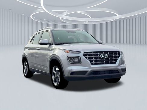 New 2026 Hyundai Venue SEL FWD image 11