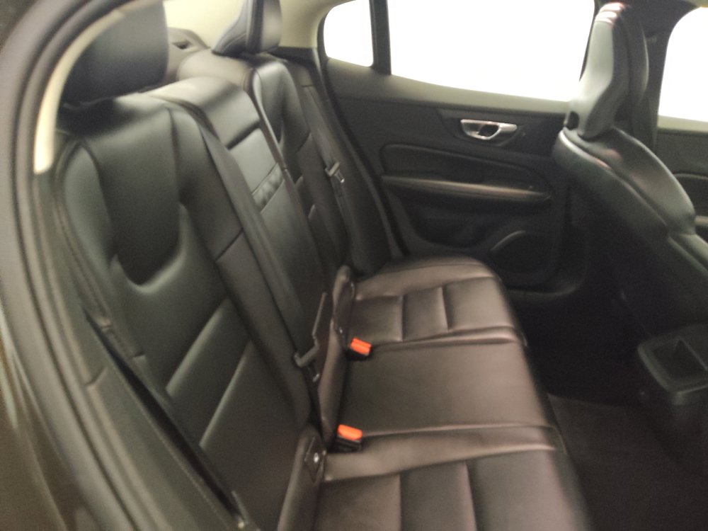 Used 2022 Volvo S60 B5 Momentum AWD/4WD image 19