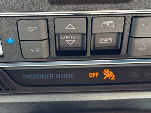 Used 2023 Ford F350 Lariat w/ Lariat Ultimate Package AWD/4WD image 5