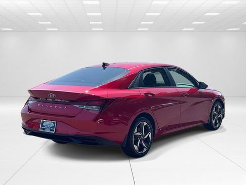 Certified 2023 Hyundai Elantra SEL w/ Convenience Package FWD image 6