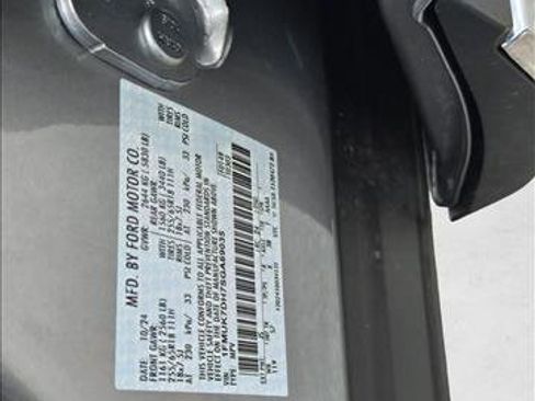 Used 2025 Ford Explorer Active w/ Active Comfort Package RWD image 23
