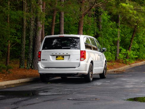 Used 2020 Dodge Grand Caravan GT FWD image 40