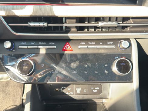 New 2025 Hyundai Sonata Limited image 22