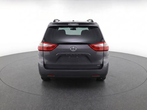 Used 2015 Toyota Sienna LE FWD image 8