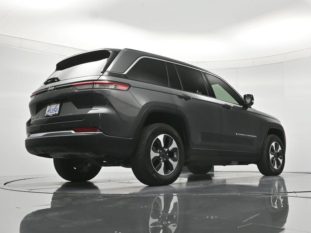 Used 2024 Jeep Grand Cherokee Limited 4xe w/ Trailer Tow Package AWD/4WD image 43