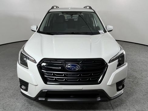 Used 2024 Subaru Forester Premium image 8
