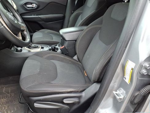 Used 2016 Jeep Cherokee Latitude image 9