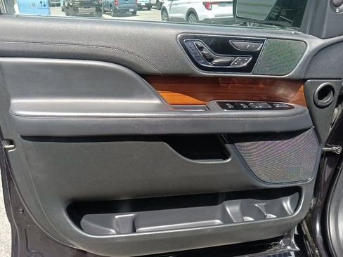 Used 2024 Lincoln Navigator Reserve AWD/4WD image 11