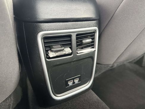 Used 2023 Dodge Charger SXT image 9