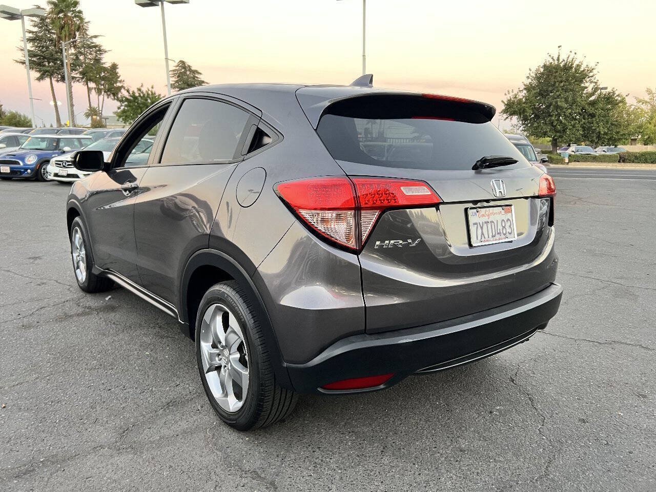 Used 2017 Honda HR-V EX image 5
