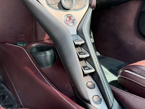 Used 2018 McLaren 720S RWD image 23