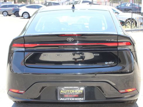 Used 2024 Toyota Prius XLE FWD image 24