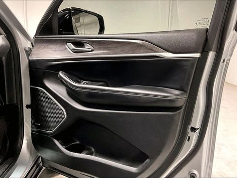 Used 2022 Jeep Grand Cherokee L Limited image 21