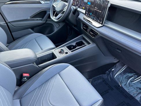 New 2026 Volkswagen Tiguan SE image 15