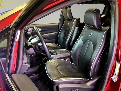 Used 2020 Chrysler Pacifica Limited w/ Advanced Safetytec Group FWD image 22