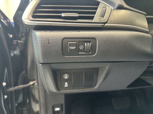 Used 2018 Honda Accord EX image 13