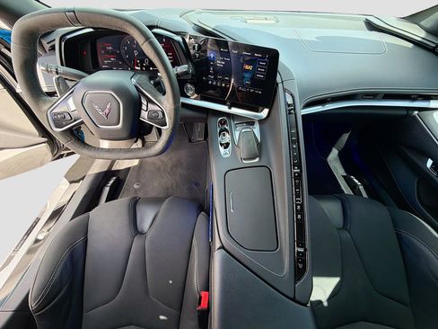 Used 2021 Chevrolet Corvette Stingray Convertible w/ 1LT image 15