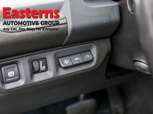 Used 2022 GMC Acadia SLT w/ Technology Package image 24