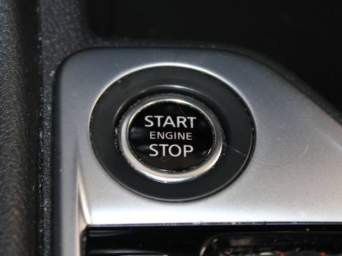Used 2025 Nissan Sentra SR FWD image 28