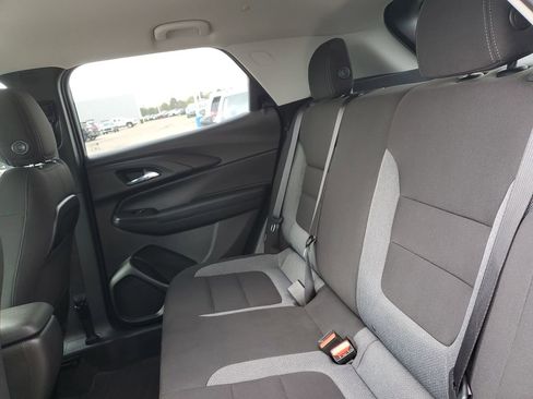 Used 2025 Chevrolet TrailBlazer LT AWD/4WD image 27
