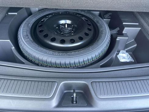 Used 2024 Buick Envision Avenir AWD/4WD image 29