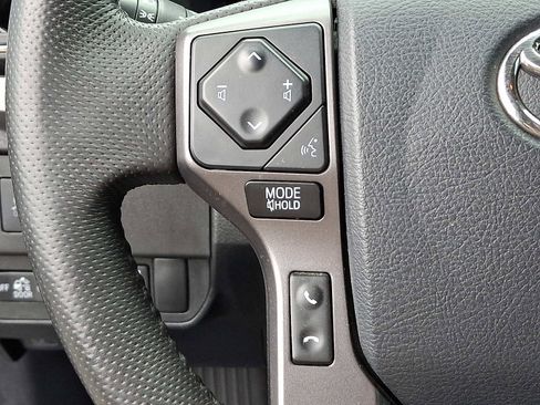 Used 2020 Toyota Tacoma TRD Sport image 21